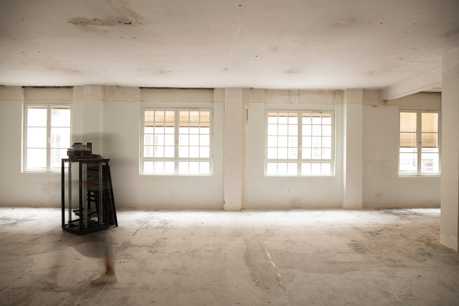 Leeg bouwinterieur tijdens de projectfase